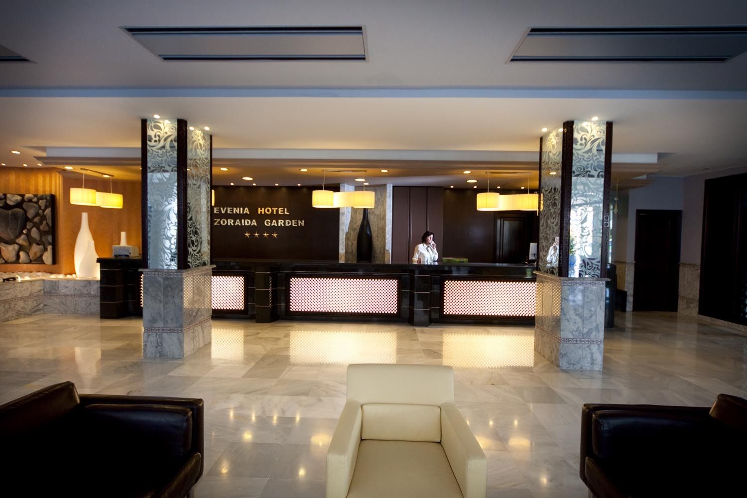 埃文尼亚索莱达花园酒店 滨海罗克塔斯 外观 照片